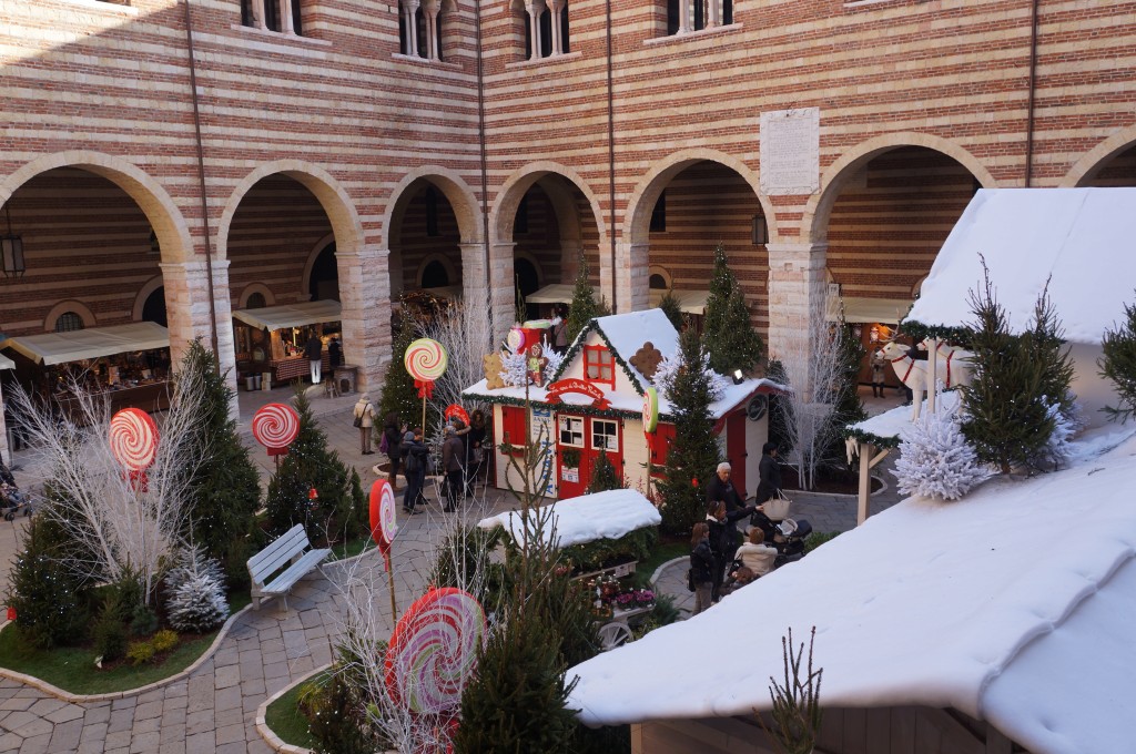 Christmas markets, Piazza dei Signori, Verona